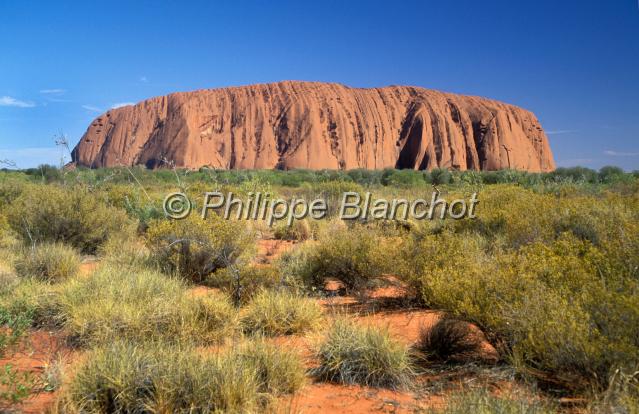 australie territoire du nord 02.JPG - Monolithe UluruAyers RockUluru Kata Tjuta National ParkCentre RougeTerritoire du NordAustralie